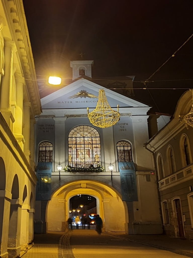 Острая брама внутренняя сторона